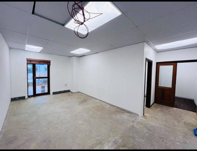 206M² OFFICE TO LET IN VORNA VALLEY
